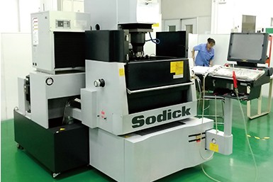 模具部-Sodic鏡面加工
